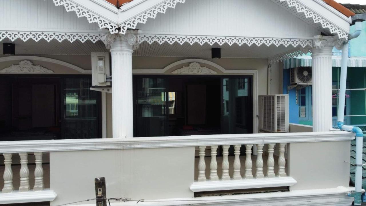 Highwood Mansion Bed & Breakfast Pattaya Bagian luar foto