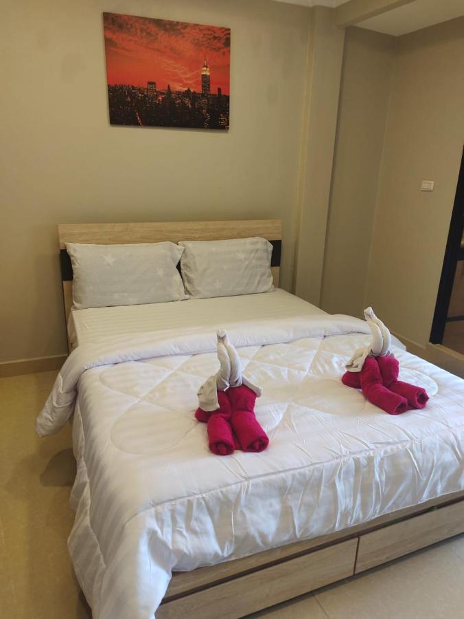 Highwood Mansion Bed & Breakfast Pattaya Bagian luar foto